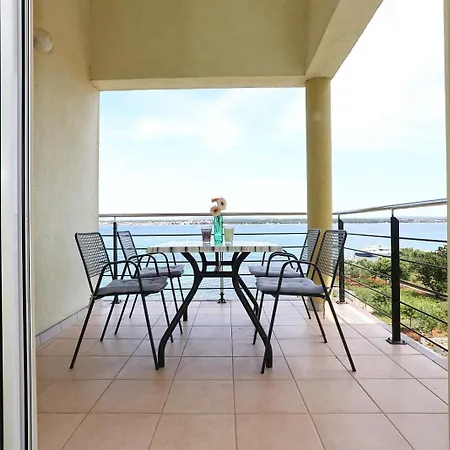 Vista Apartment *