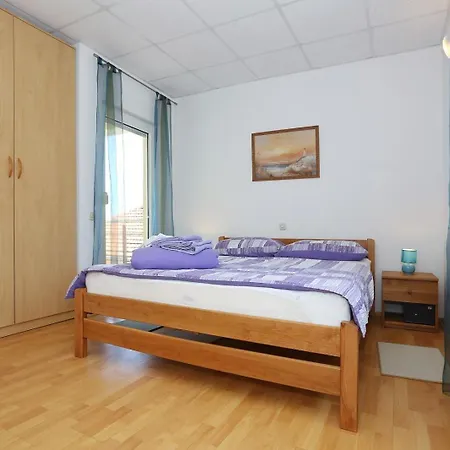 Vista Apartment *